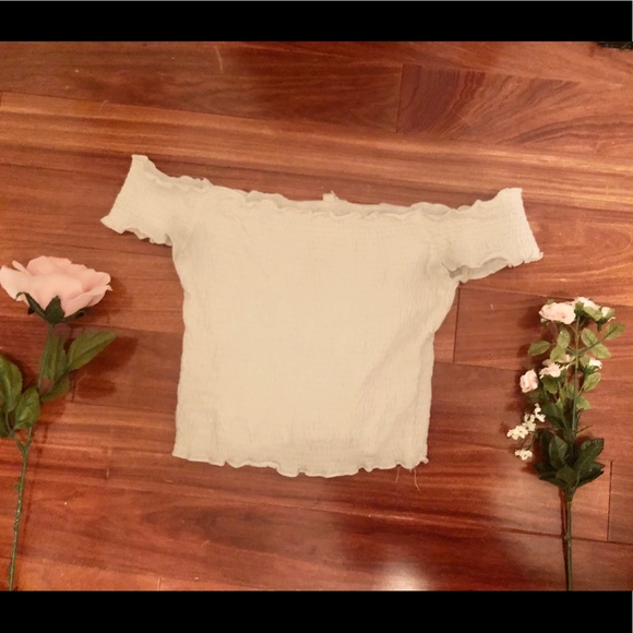 Stradivarius Off Shoulder White Crop Top - Picture 3 of 3